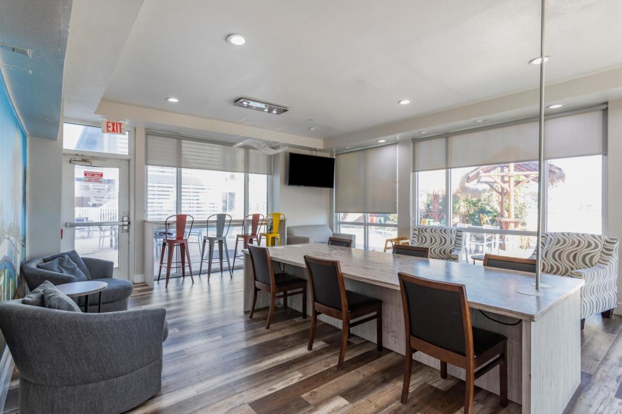Clarion Pointe Galveston Seawall Екстериор снимка
